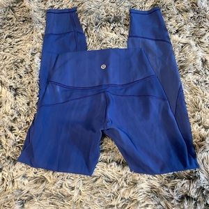 LULULEMON BLUE CROPPED ATHLETIC LEGGING